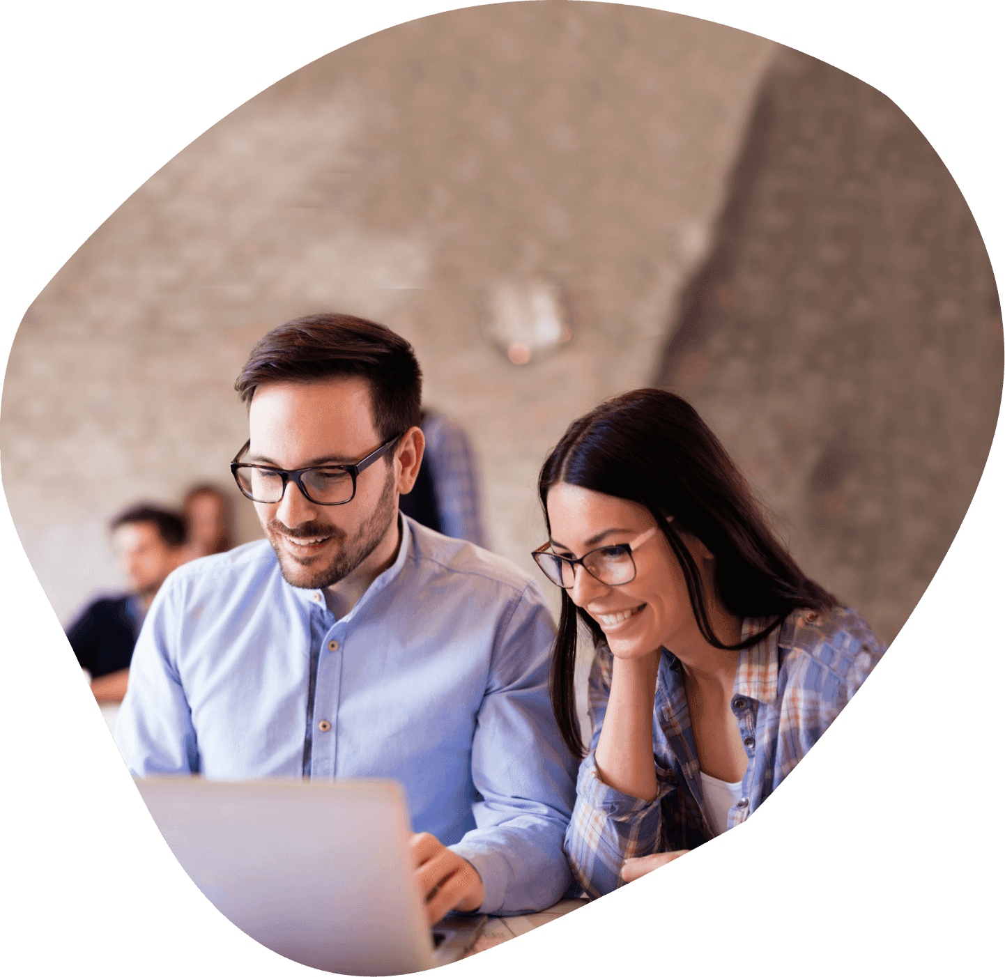 programmers-cooperating-at-information-technology-JCZRMFE-test (1)